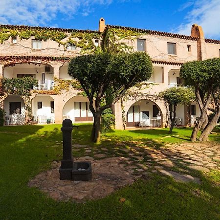 Residence La Rosa Porto San Paolo  Exterior photo