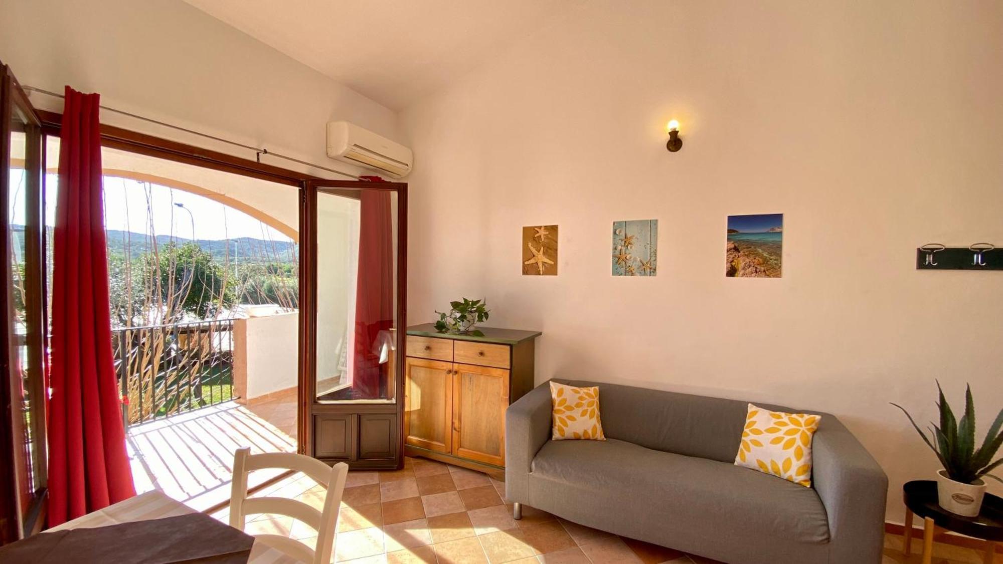 Residence La Rosa Porto San Paolo  Exterior photo