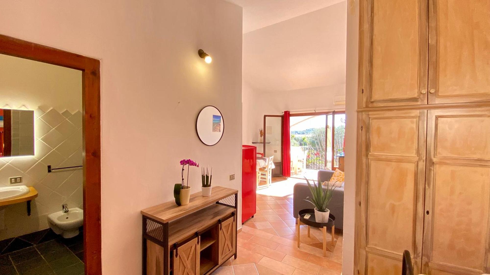 Residence La Rosa Porto San Paolo  Exterior photo