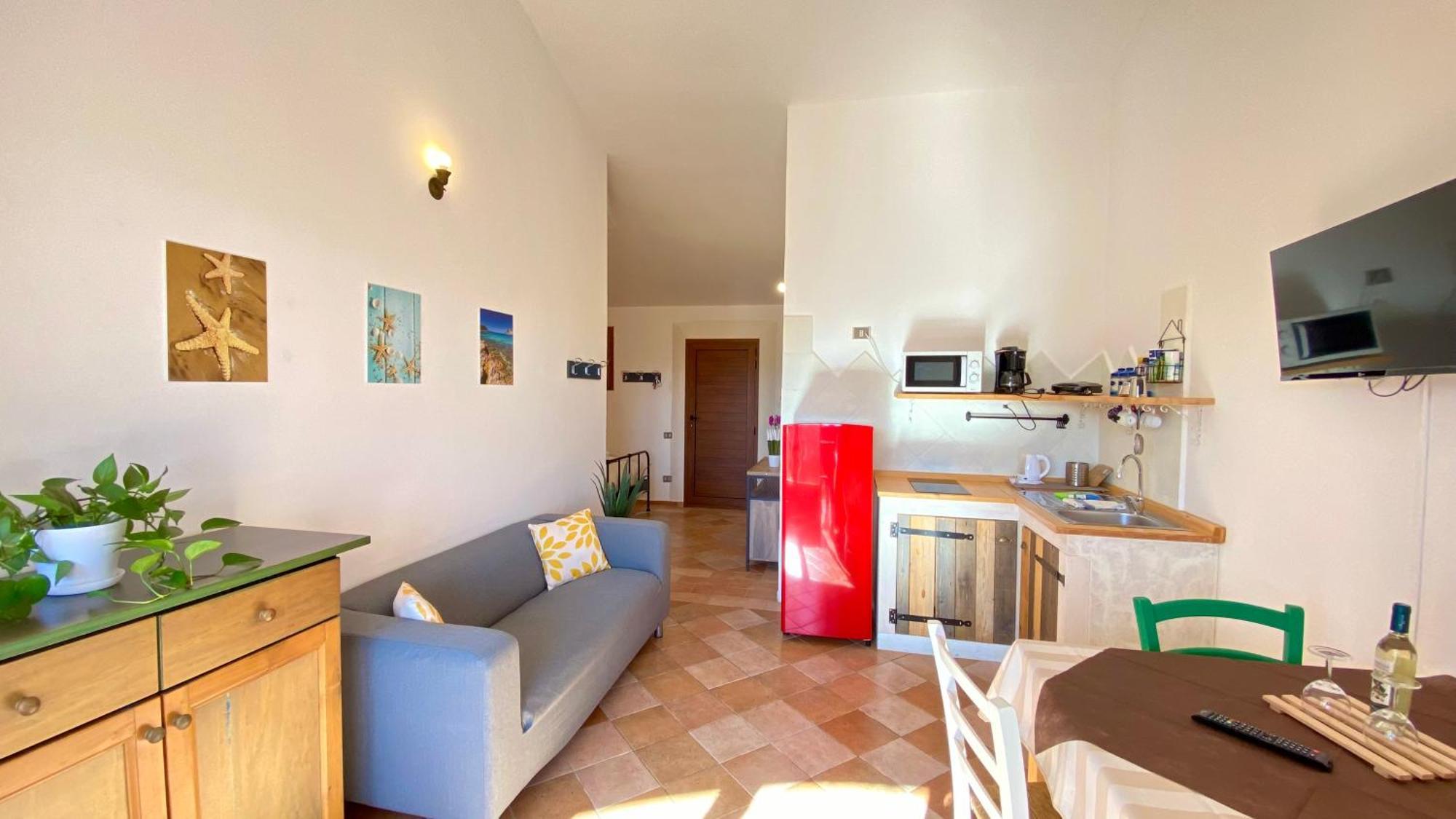 Residence La Rosa Porto San Paolo  Exterior photo