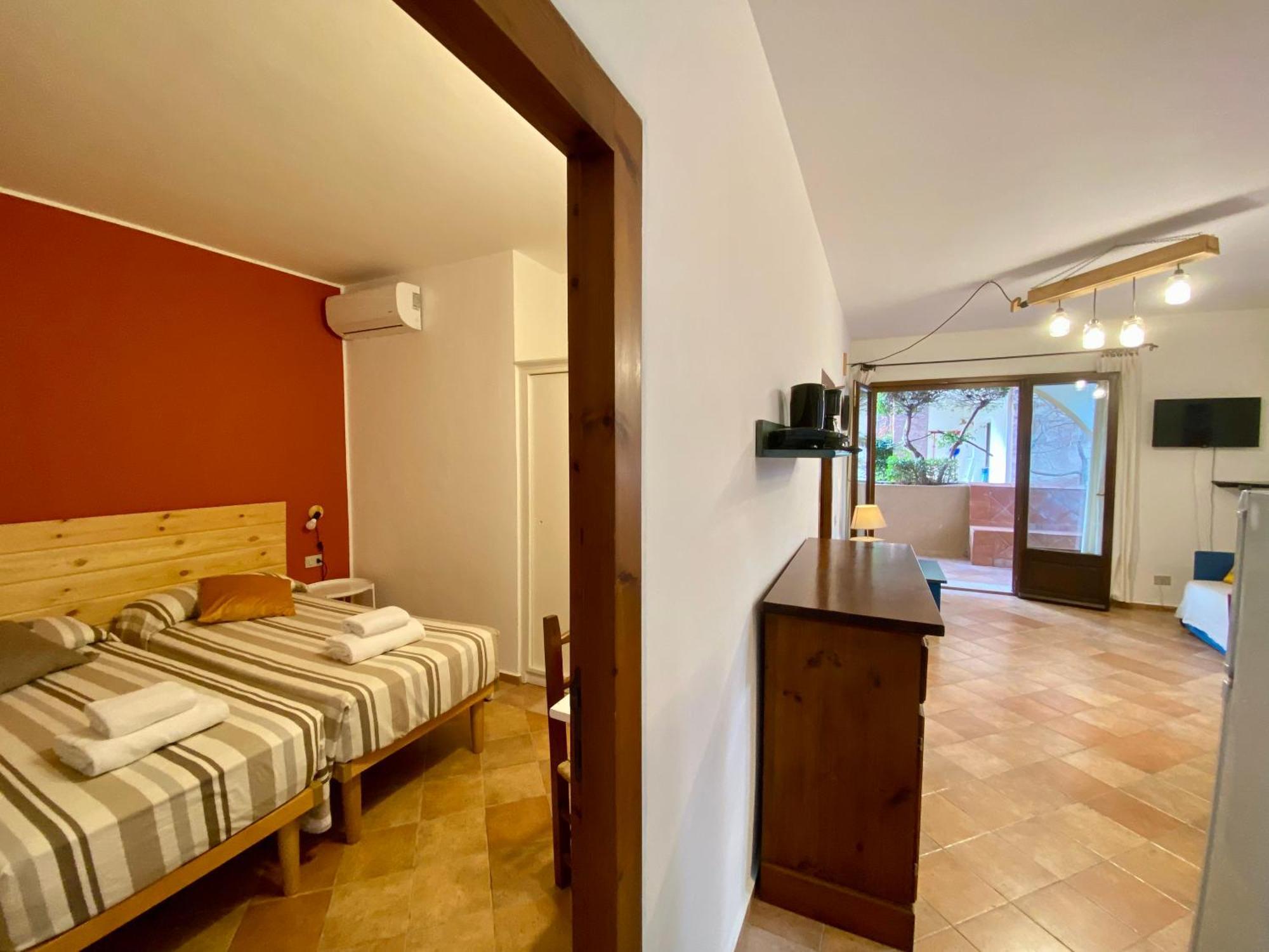 Residence La Rosa Porto San Paolo  Exterior photo