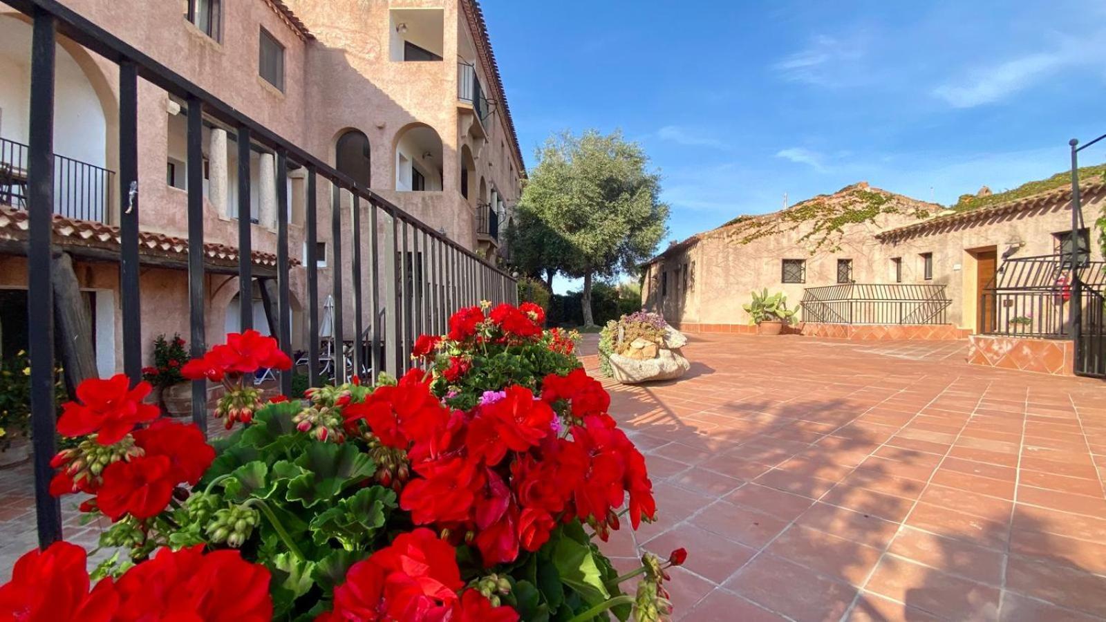 Residence La Rosa Porto San Paolo  Exterior photo